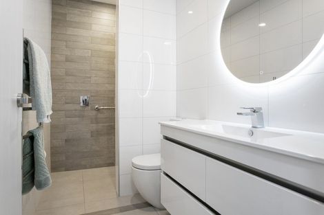 Photo of property in 204/86 Alpha Street, Cambridge, 3434