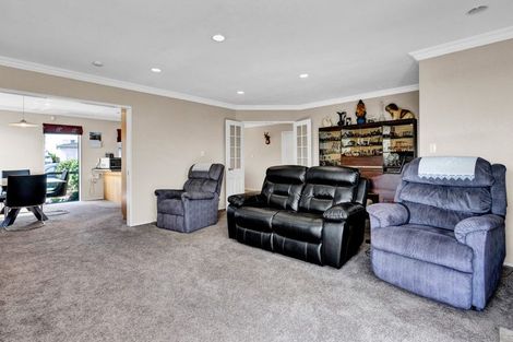 Photo of property in 20 Kellyville Heights, Merrilands, New Plymouth, 4312