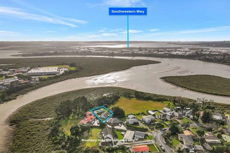 Photo of property in 60 Cobham Crescent, Kelston, Auckland, 0602