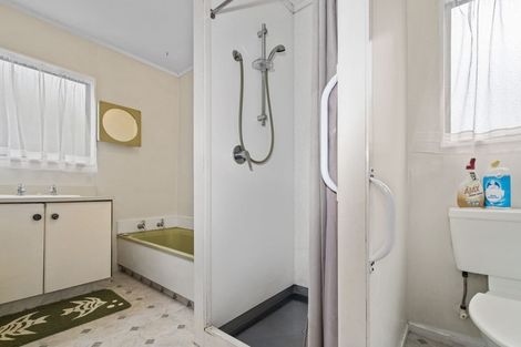 Photo of property in 33 Pohutukawa Drive, Owhata, Rotorua, 3010