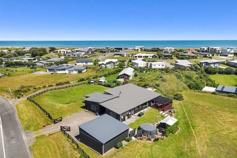Photo of property in 183-187 Park Avenue, Waitarere Beach, Levin, 5510