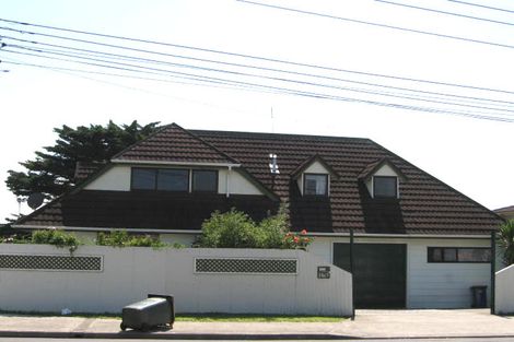 Photo of property in 175 Carlisle Road, Northcross, Auckland, 0632