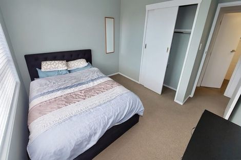 Photo of property in 1/5a Pullum Street, Birkenhead, Auckland, 0626