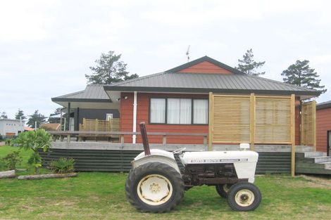 Photo of property in 101 Titoki Place, Matarangi, Whitianga, 3592