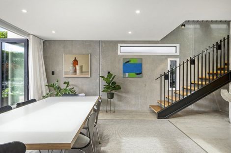 Photo of property in 81 Queen Street, Northcote Point, Auckland, 0627
