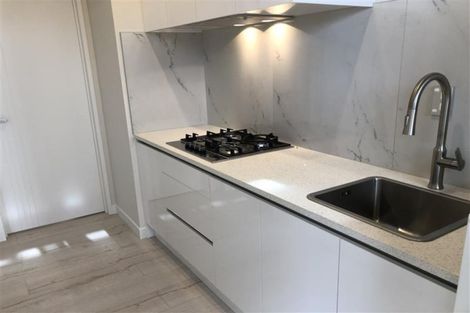 Photo of property in 37 Hikuawa Road, Flat Bush, Auckland, 2019