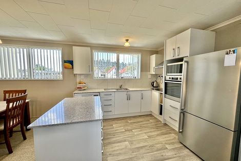 Photo of property in 20 Tawhara Place, Edgecumbe, 3120