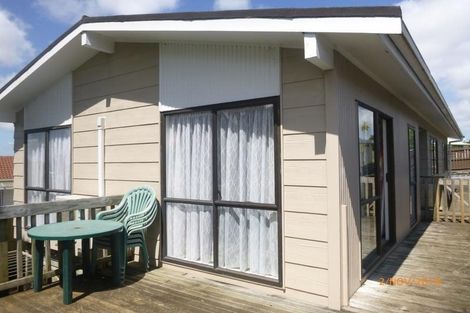 Photo of property in 2 Fitzherbert Avenue, West Harbour, Auckland, 0618