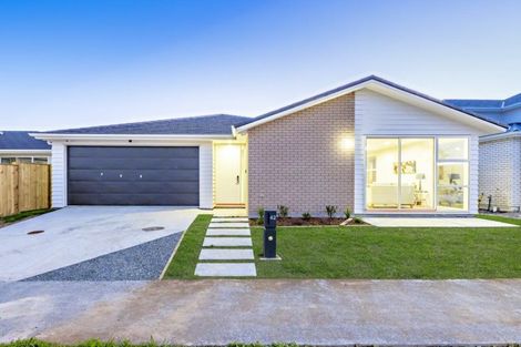 Photo of property in 42 Sapwood Crescent, Takanini, 2110