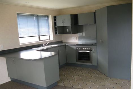 Photo of property in 27 Boston Parade, Kelvin Grove, Palmerston North, 4414