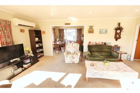 Photo of property in 69 Main North Road, Geraldine, 7930