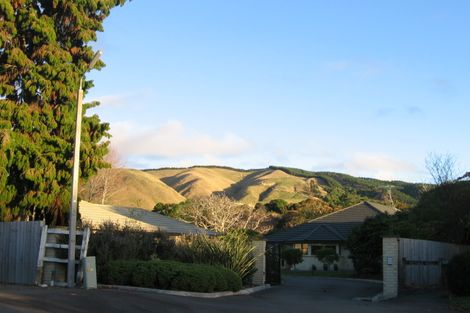 Photo of property in 29b Karu Crescent, Waikanae, 5036