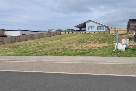 Photo of property in 71 Omahina Street, Raglan, 3225