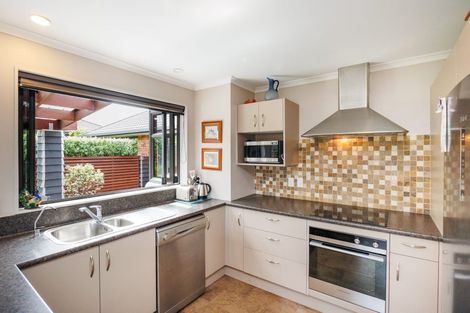 Photo of property in 78 Geneva Terrace, Kelvin Grove, Palmerston North, 4414