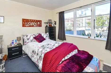 Photo of property in 18 Mcannalley Street, Manurewa East, Auckland, 2102