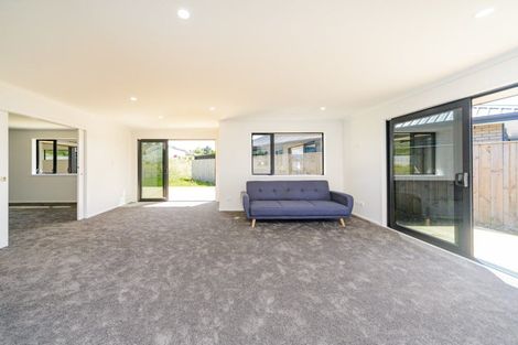 Photo of property in 1 Rangeview Drive, Kelvin Grove, Palmerston North, 4414