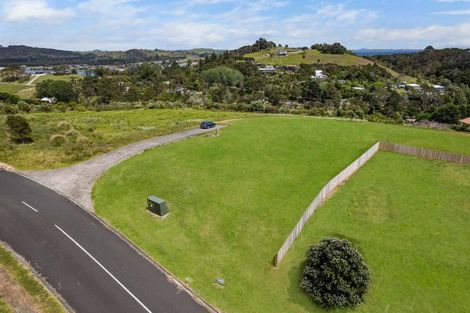 Photo of property in 81 Stratford Drive, Cable Bay, 0420