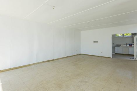 Photo of property in 68 Pinehaven Road, Pinehaven, Upper Hutt, 5019