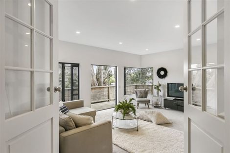 Photo of property in 2/93 Stanley Road, Glenfield, Auckland, 0629