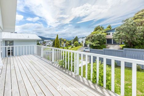Photo of property in 8 Robson Street, Stokes Valley, Lower Hutt, 5019