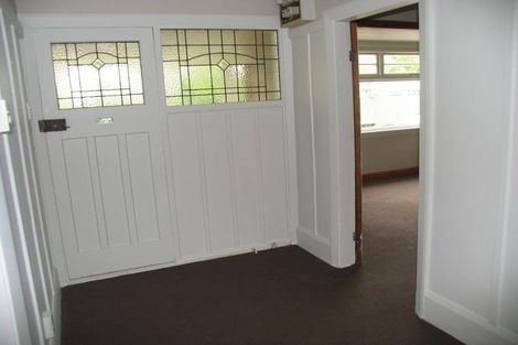 Photo of property in 60 Sandwich Road, Beckenham, Christchurch, 8023