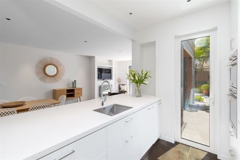 Photo of property in 89 Holly Road, St Albans, Christchurch, 8014