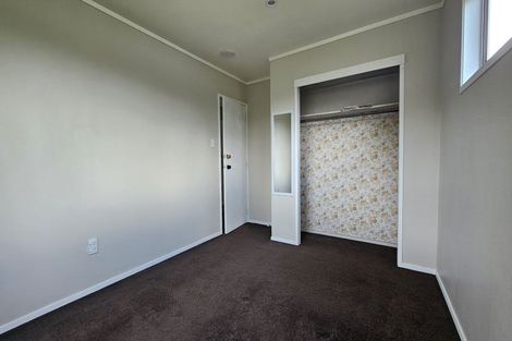 Photo of property in 111 Kemp Road, Massey, Auckland, 0614
