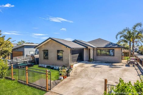 Photo of property in 43b Springs Road, Parakai, 0830