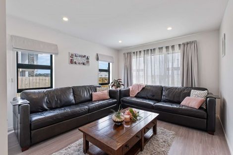 Photo of property in 46 Resolution Drive, Gulf Harbour, Whangaparaoa, 0930