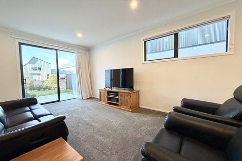 Photo of property in 21 Koreke Close, Kenepuru, Porirua, 5022
