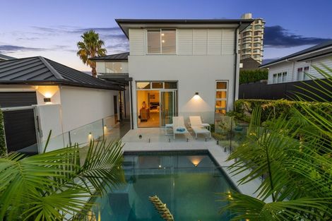 Photo of property in 8 Sylvan Park Avenue, Milford, Auckland, 0620