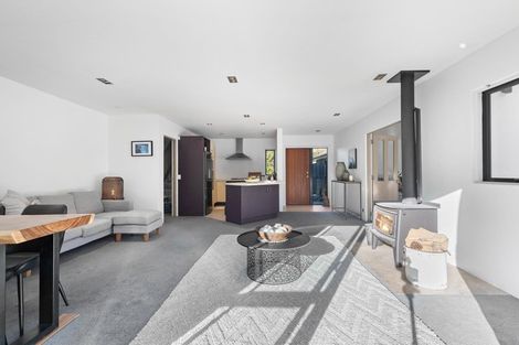 Photo of property in 2/1 Maple Court, Arthurs Point, Queenstown, 9371