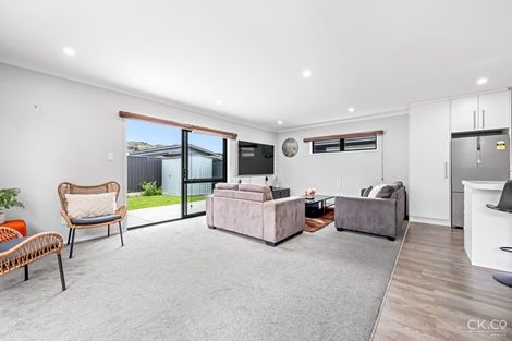 Photo of property in 6 Pattullo Crescent, Wallaceville, Upper Hutt, 5018