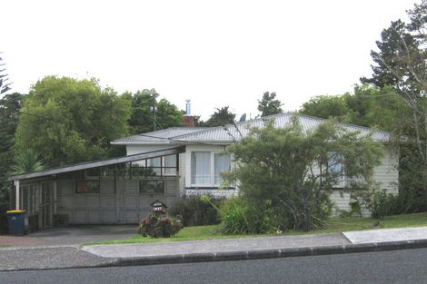 Photo of property in 52 Sunnyhaven Avenue, Beach Haven, Auckland, 0626