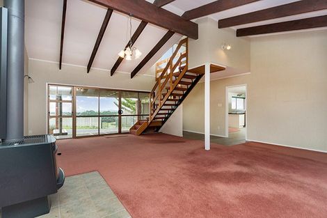 Photo of property in 16 Babich Road, Henderson Valley, Auckland, 0614