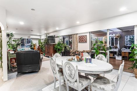 Photo of property in 5 Sumich Place, West Harbour, Auckland, 0618