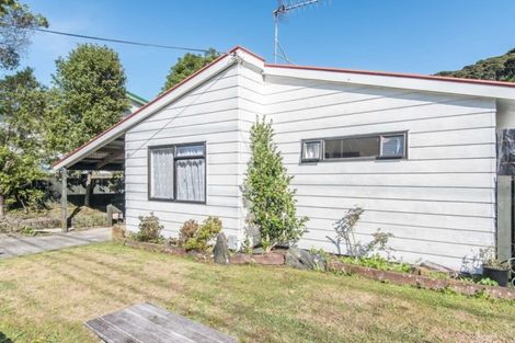 Photo of property in 27 Ruahine Street, Paraparaumu, 5032