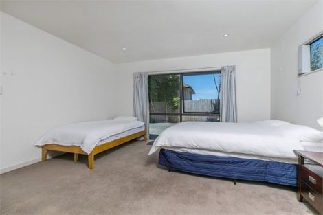 Photo of property in 31 Cricklade Terrace, Windsor Park, Auckland, 0632