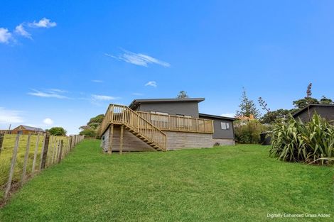 Photo of property in 4 Gillespie Drive, Baylys Beach, Dargaville, 0377