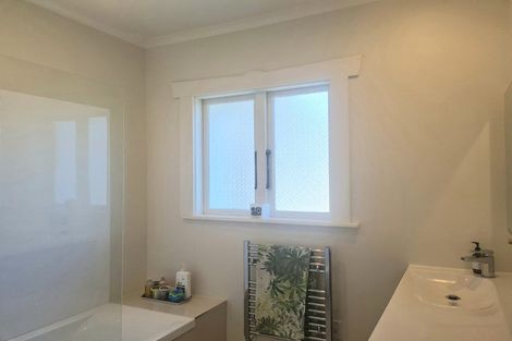 Photo of property in 4 Lochiel Road, Khandallah, Wellington, 6035