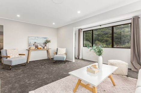 Photo of property in 72 Omapere Street, Whitby, Porirua, 5024