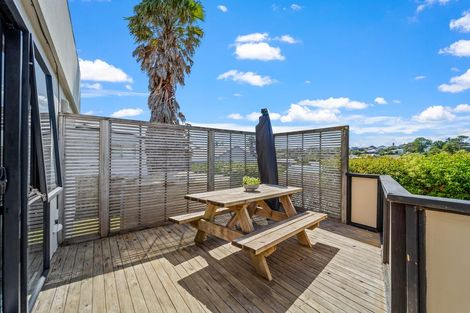 Photo of property in 2/930 Whangaparaoa Road, Manly, Whangaparaoa, 0930