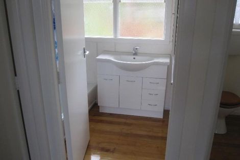 Photo of property in 2/7 Castleton Drive, Howick, Auckland, 2014