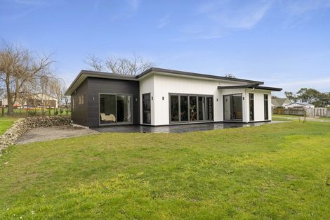 Photo of property in 112 Kawiu Road, Levin, 5510