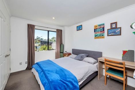 Photo of property in 2 Viridian Lane, Greenhithe, Auckland, 0632