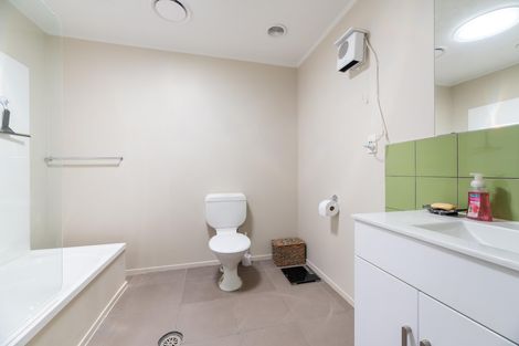 Photo of property in 25 Stephen Avenue, Henderson, Auckland, 0610