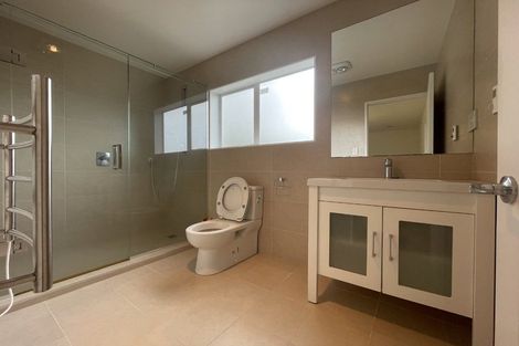 Photo of property in 78 Rising Parade, Fairview Heights, Auckland, 0632