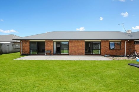 Photo of property in 4 Piwakawaka Court, Rototuna North, Hamilton, 3210