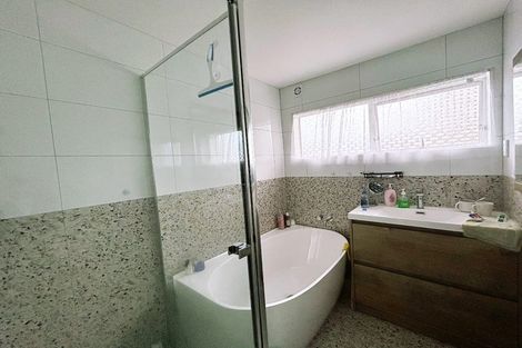 Photo of property in 2 Dorothy Place, Hillcrest, Hamilton, 3216