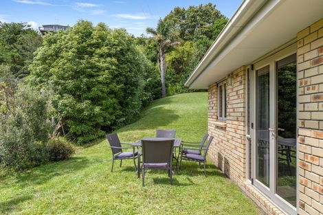 Photo of property in 8 Libra Place, Kawaha Point, Rotorua, 3010